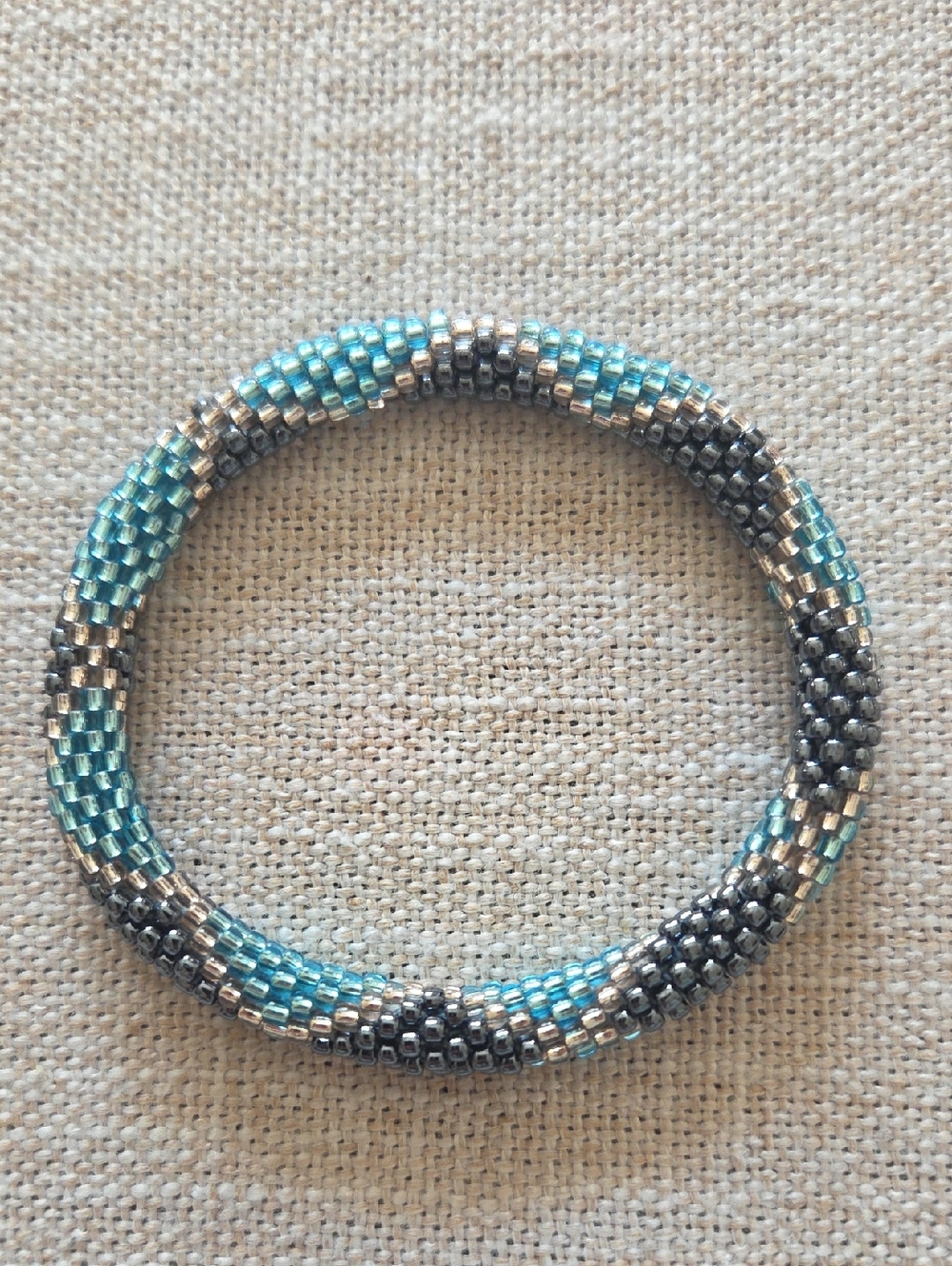 Sashka Co.Turquoise & Silver Seed Bead Bracelet